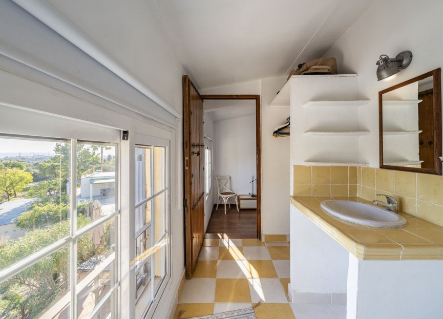 Resale - House - Finca - Cortijo - Estepona - Estepona Centro