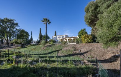 Resale - House - Finca - Cortijo - Estepona - Estepona Centro