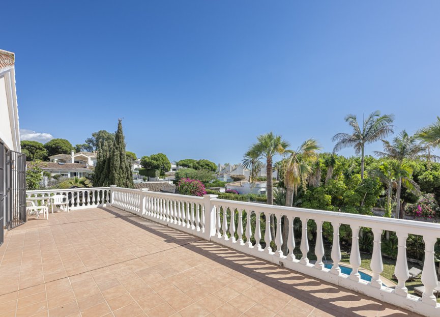 Reventa - House - Detached Villa - Marbella - Costabella