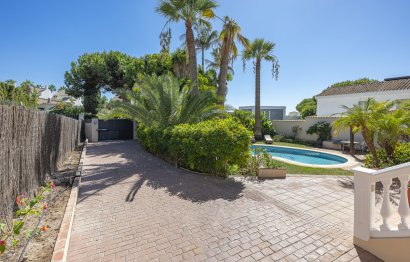 Reventa - House - Detached Villa - Marbella - Costabella