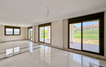 Resale - House - Detached Villa - Estepona - Estepona Centro