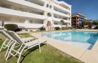 Resale - Apartment - Middle Floor Apartment - Marbella - Puerto Banús