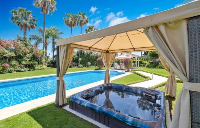 Resale - House - Detached Villa - Marbella - Nueva Andalucia