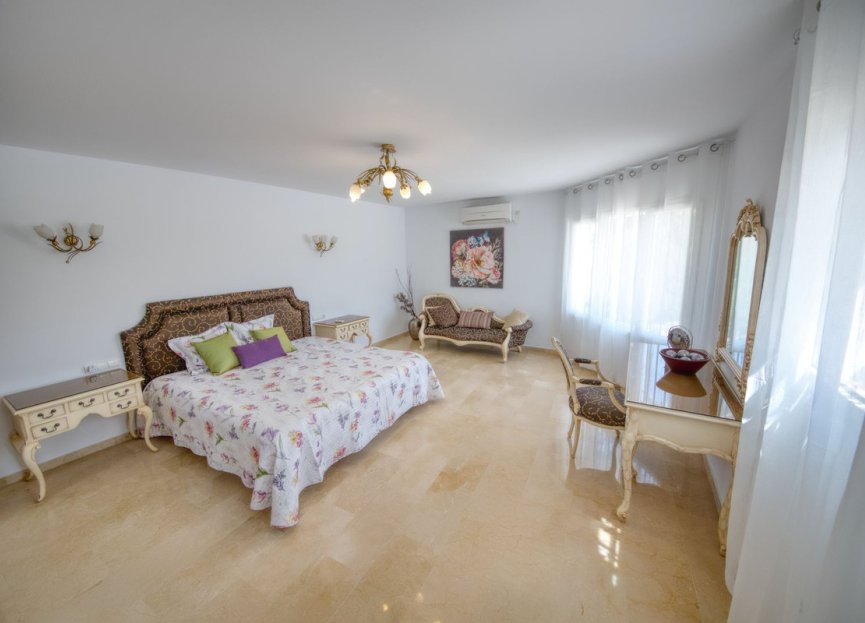 Reventa - House - Detached Villa - Benalmádena - Benalmadena Centro