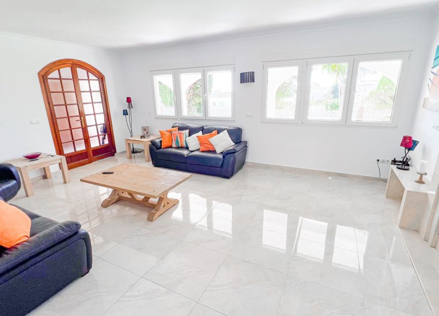 Resale - House - Detached Villa - Benalmádena - Benalmadena Centro