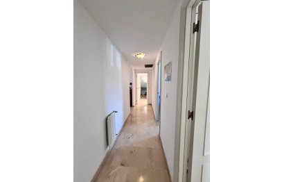 Resale - Apartment - Middle Floor Apartment - Marbella - Guadalmina Alta