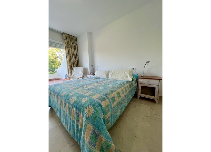 Resale - Apartment - Middle Floor Apartment - Marbella - Guadalmina Alta