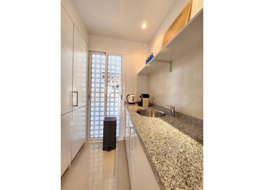 Resale - Apartment - Penthouse - Estepona - Estepona Centro