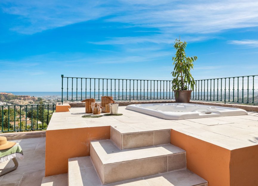 Resale - Apartment - Penthouse - Marbella - Nueva Andalucia