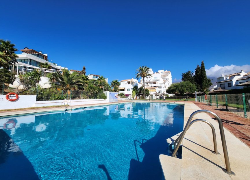 Resale - Apartment - Middle Floor Apartment - Estepona - Estepona Centro