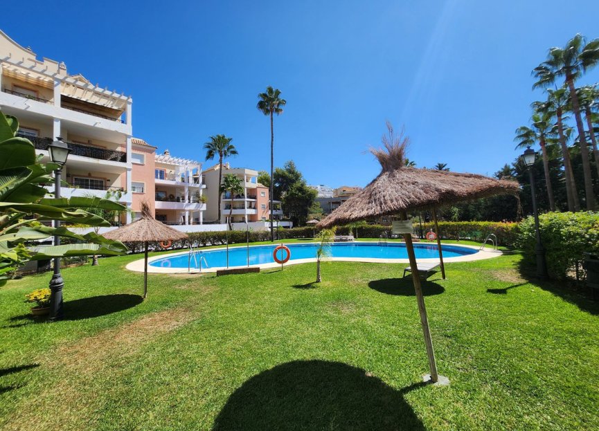 Resale - Apartment - Middle Floor Apartment - Marbella - Nueva Andalucia