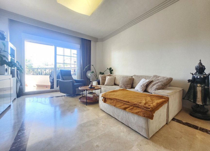 Resale - Apartment - Middle Floor Apartment - Marbella - Nueva Andalucia