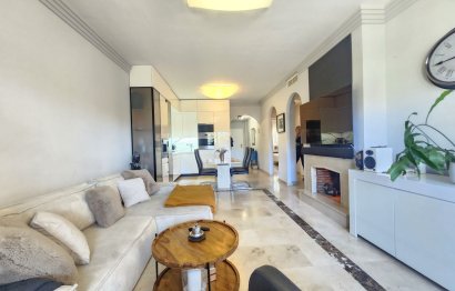 Resale - Apartment - Middle Floor Apartment - Marbella - Nueva Andalucia