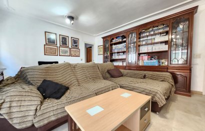 Resale - Apartment - Middle Floor Apartment - Estepona - Estepona Centro