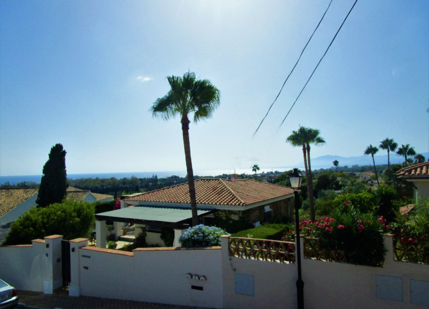 Resale - House - Detached Villa - Marbella - Elviria