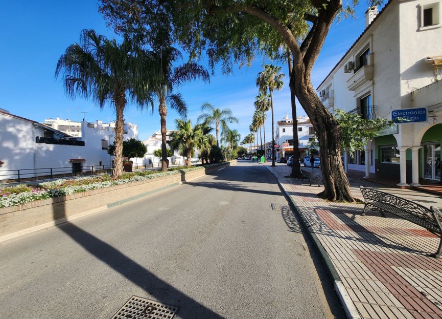 Resale - House - Townhouse - Estepona - Estepona Centro