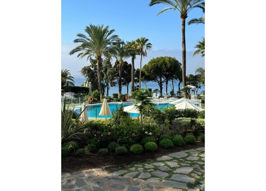 Resale - Apartment - Middle Floor Apartment - Marbella