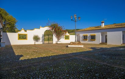 Resale - House - Finca - Cortijo - Estepona - Estepona Centro