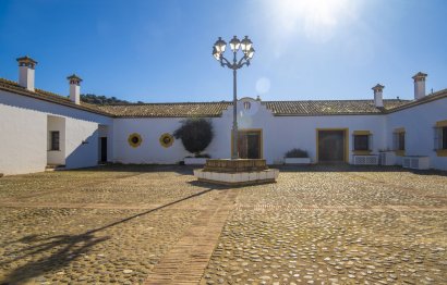 Resale - House - Finca - Cortijo - Estepona - Estepona Centro