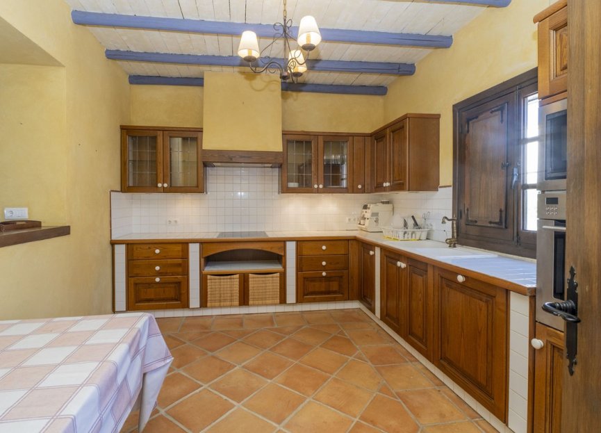 Resale - House - Finca - Cortijo - Estepona - Estepona Centro