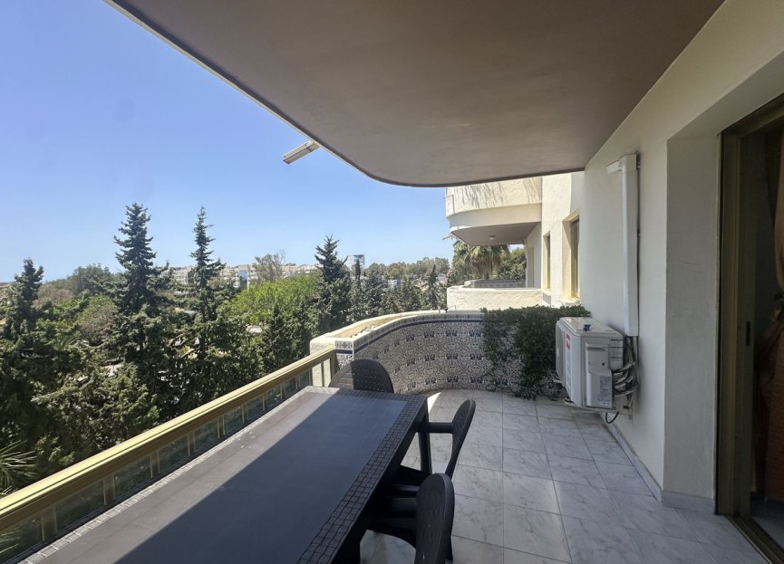 Resale - Apartment - Middle Floor Apartment - Marbella - Nueva Andalucia