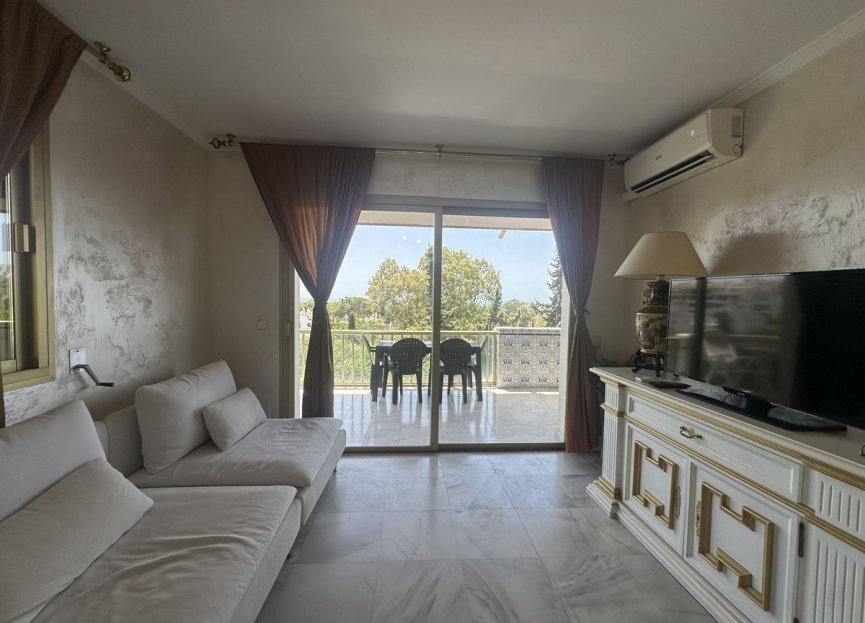 Resale - Apartment - Middle Floor Apartment - Marbella - Nueva Andalucia