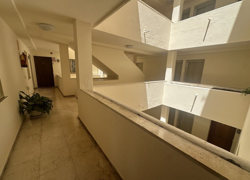 Resale - Apartment - Middle Floor Apartment - Marbella - Nueva Andalucia