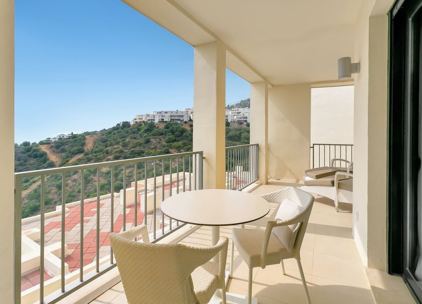 Resale - Apartment - Middle Floor Apartment - Marbella - Altos de los Monteros