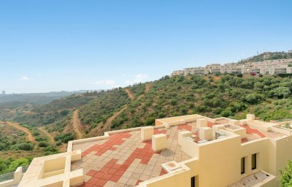 Resale - Apartment - Middle Floor Apartment - Marbella - Altos de los Monteros