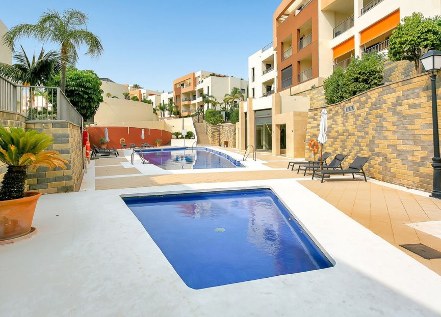 Resale - Apartment - Middle Floor Apartment - Marbella - Altos de los Monteros