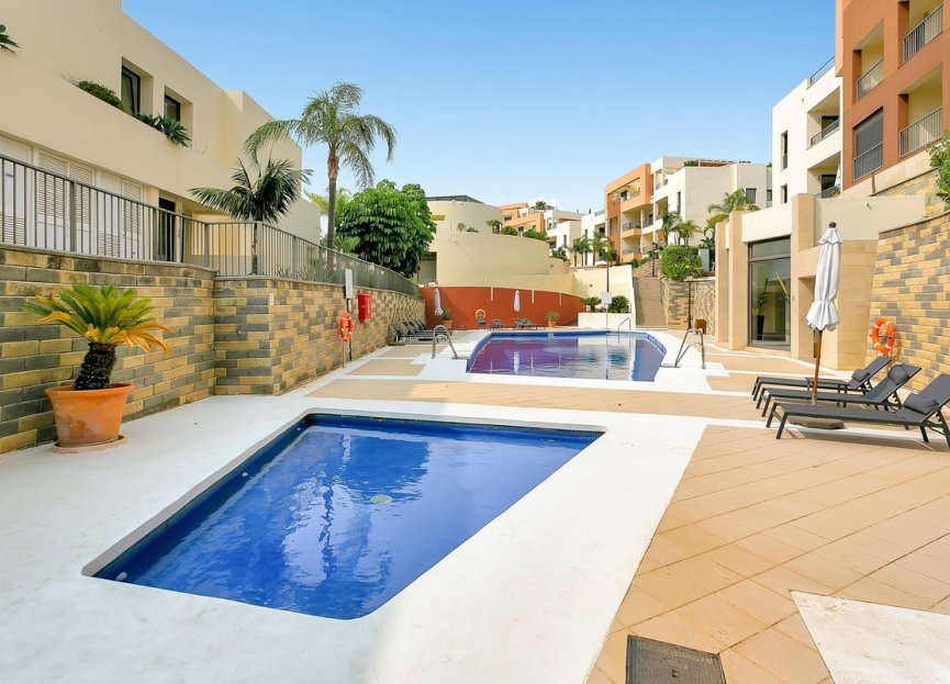 Resale - Apartment - Middle Floor Apartment - Marbella - Altos de los Monteros