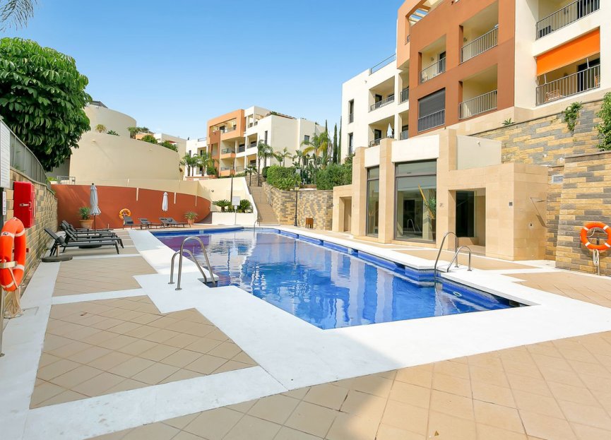 Resale - Apartment - Middle Floor Apartment - Marbella - Altos de los Monteros