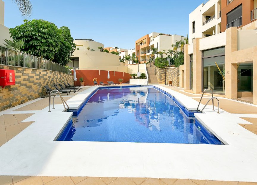 Resale - Apartment - Middle Floor Apartment - Marbella - Altos de los Monteros