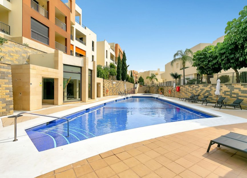 Resale - Apartment - Middle Floor Apartment - Marbella - Altos de los Monteros