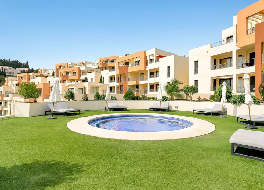 Resale - Apartment - Middle Floor Apartment - Marbella - Altos de los Monteros