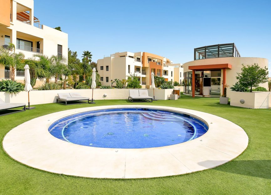 Resale - Apartment - Middle Floor Apartment - Marbella - Altos de los Monteros