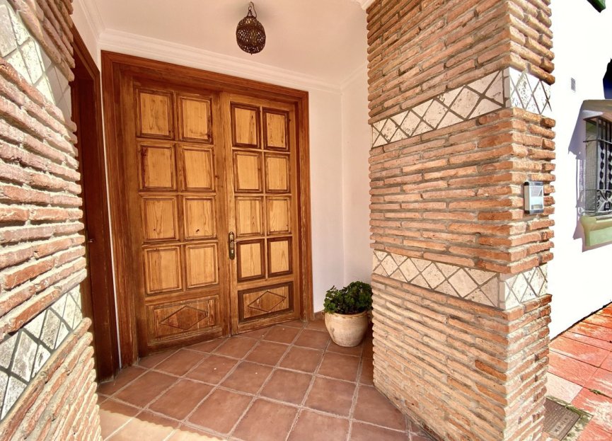 Resale - House - Detached Villa - Benahavís - Benahavís Centro