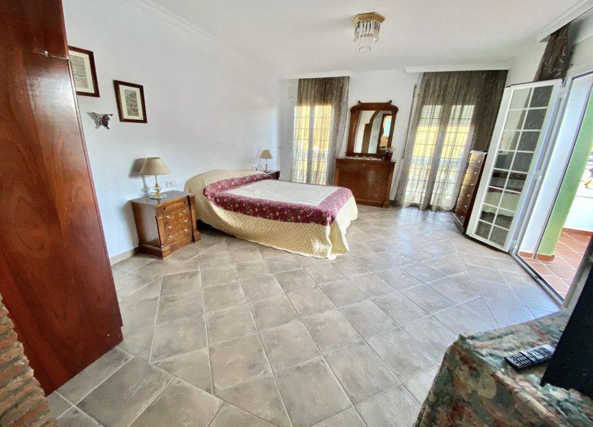 Resale - House - Detached Villa - Benahavís - Benahavís Centro