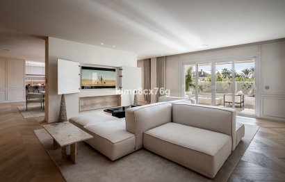 Resale - Apartment - Ground Floor Apartment - Marbella - The Golden Mile