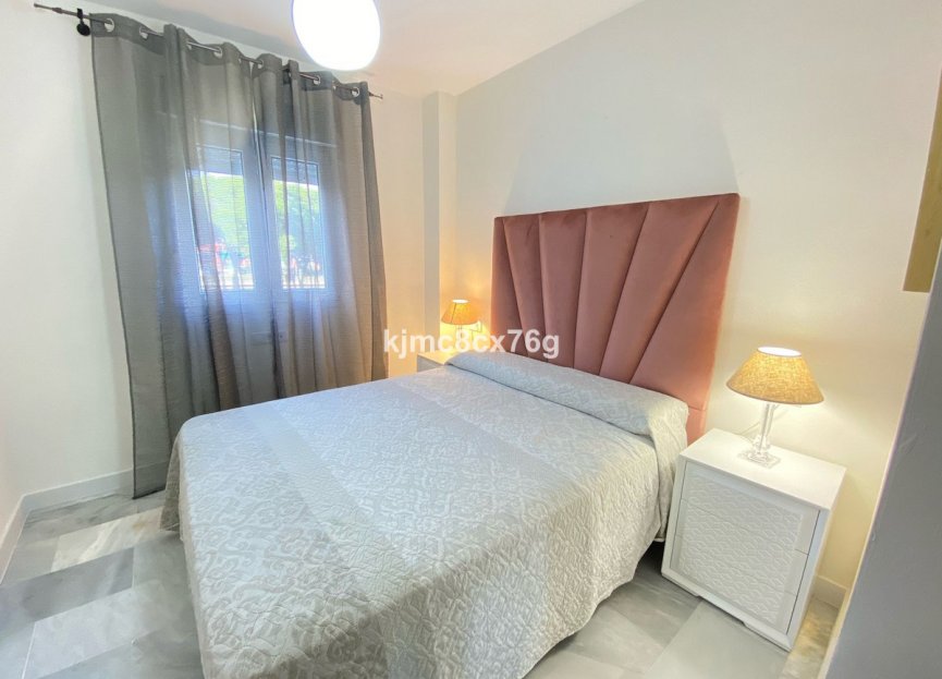 Resale - Apartment - Middle Floor Apartment - Mijas - Calahonda