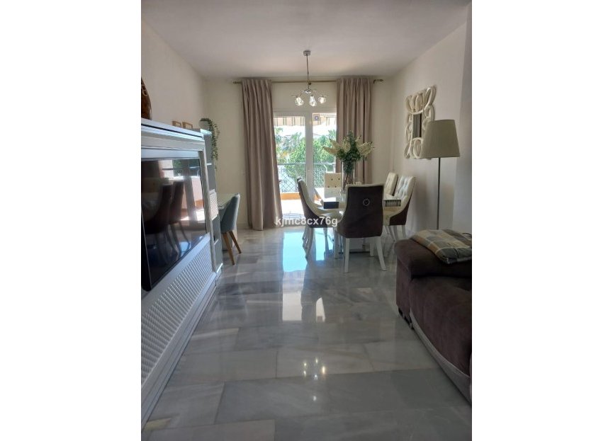 Resale - Apartment - Middle Floor Apartment - Mijas - Calahonda