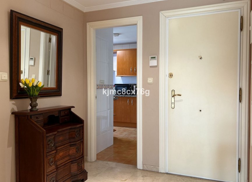 Resale - Apartment - Middle Floor Apartment - Marbella - Marbella Centro