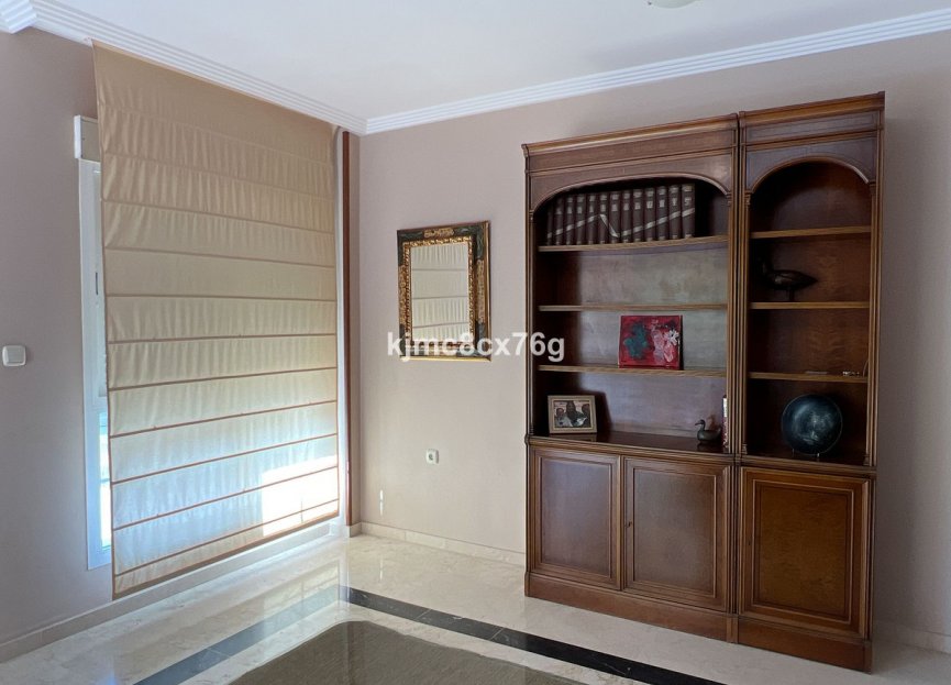 Resale - Apartment - Middle Floor Apartment - Marbella - Marbella Centro