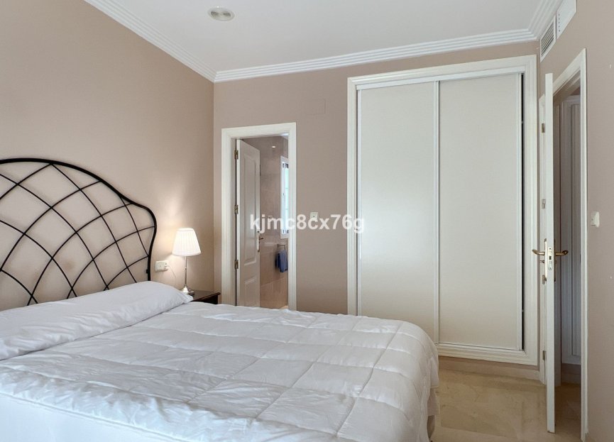 Resale - Apartment - Middle Floor Apartment - Marbella - Marbella Centro