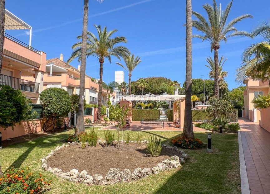 Resale - Apartment - Middle Floor Apartment - Marbella - Marbella Centro