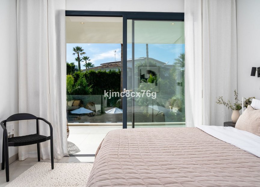 Resale - House - Detached Villa - Marbella - Nueva Andalucia