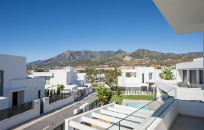 Resale - House - Detached Villa - Marbella - Río Real