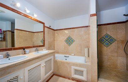 Resale - Apartment - Middle Floor Apartment - Casares - Casares Centro