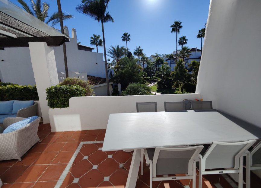 Resale - Apartment - Middle Floor Apartment - Marbella - Puerto Banús