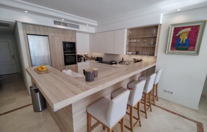 Resale - Apartment - Middle Floor Apartment - Marbella - Puerto Banús